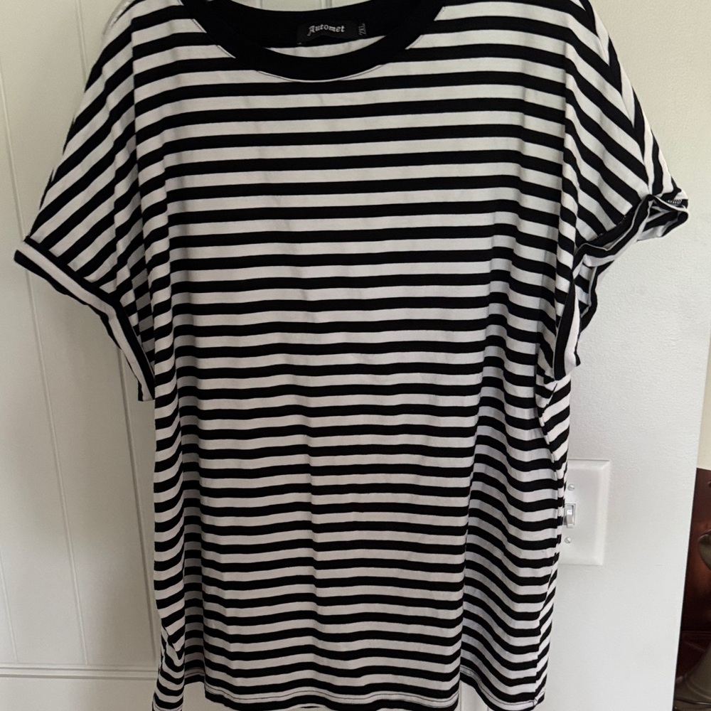Black and White Striped Short Sleeve Tee